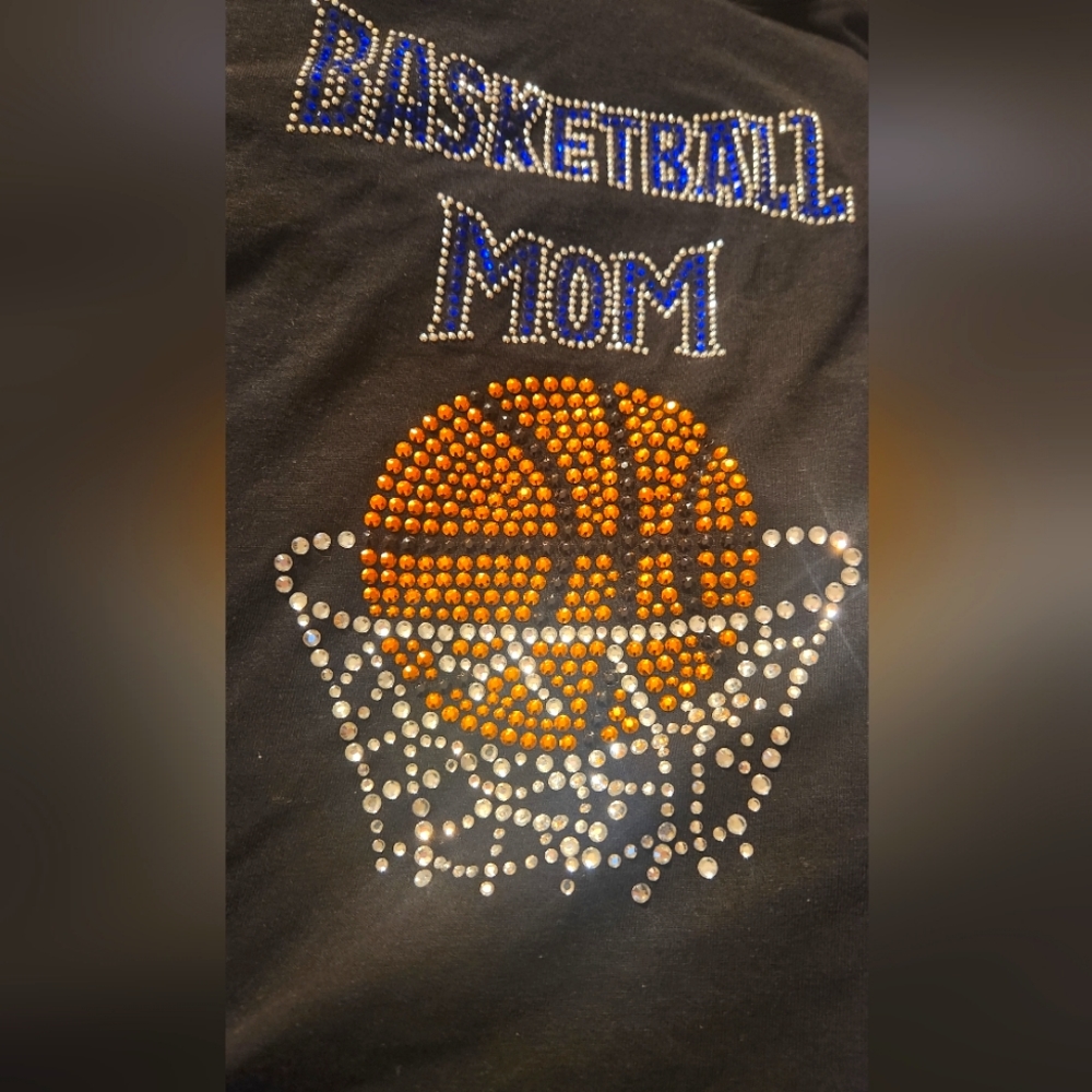 Bling Basketball Mom t-shirt made of cotton and spandex